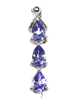 Lot 270 - TANZANITE PENDANT