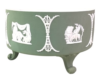 Lot 281 - WEDGWOOD GREEN JASPER CIRCULAR SALAD BOWL