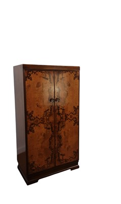 Lot 283 - WALNUT BEDROOM SUITE