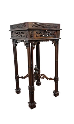 Lot 295 - MAHOGANY OCCASIONAL TABLE