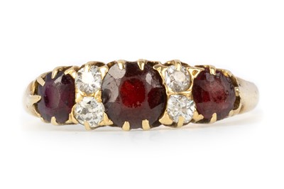 Lot 470 - VICTORIAN GARNET AND DIAMOND BOAT RING