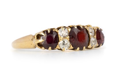 Lot 470 - VICTORIAN GARNET AND DIAMOND BOAT RING