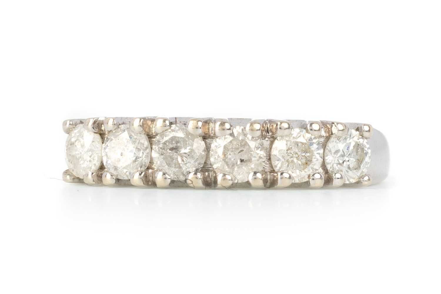Lot 473 - DIAMOND SIX STONE RING