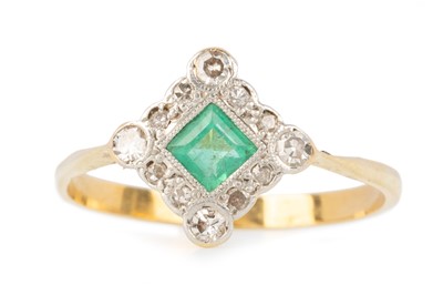 Lot 480 - EMERALD AND DIAMOND RING