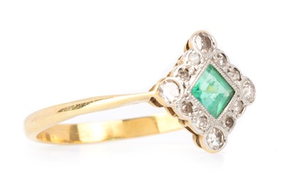 Lot 480 - EMERALD AND DIAMOND RING