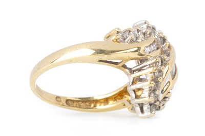 Lot 487 - DIAMOND CLUSTER RING