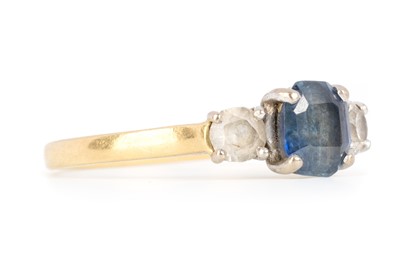 Lot 489 - SAPPHIRE THREE STONE RING