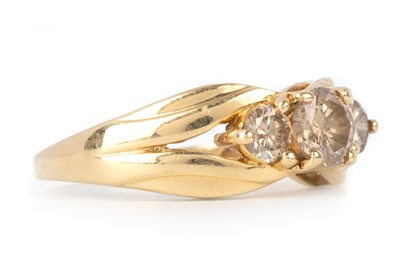Lot 492 - DIAMOND THREE STONE RING