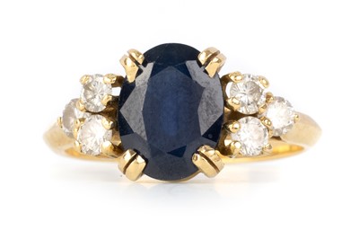 Lot 494 - SAPPHIRE AND DIAMOND RING