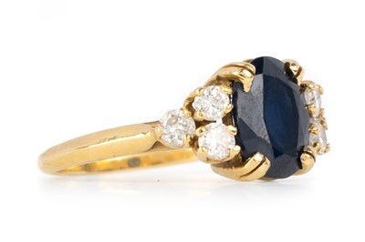 Lot 494 - SAPPHIRE AND DIAMOND RING