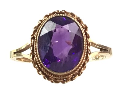 Lot 440 - AMETHYST DRESS RING