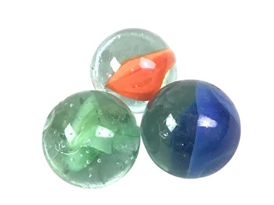 Lot 496 - COLLECTION OF VINTAGE MARBLES