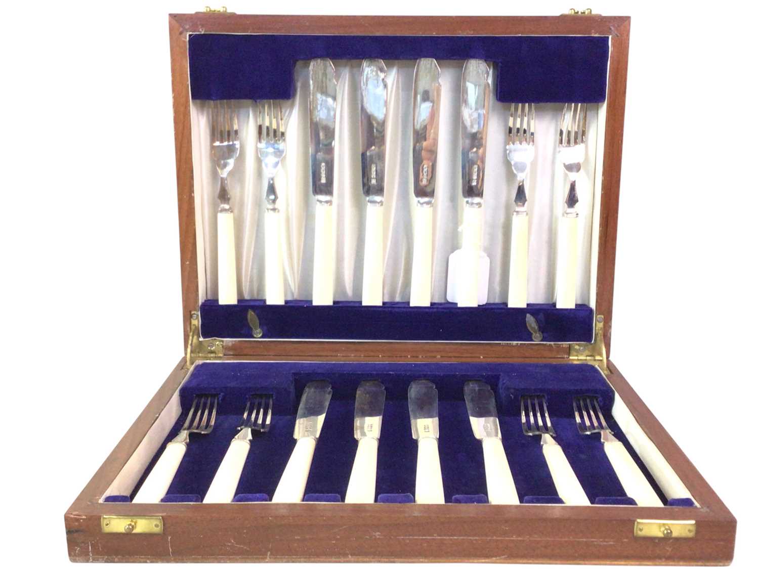Lot 587 - GEORGE VI SET OF BONE HANDLED SILVER FISH KNIVES AND FORKS
