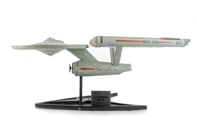 Lot 362 - MASTER REPLICAS, STAR TREK 40 U.S.S. ENTERPRISE NCC-1701