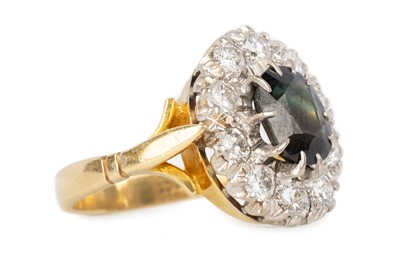 Lot 502 - SAPPHIRE AND DIAMOND CLUSTER RING