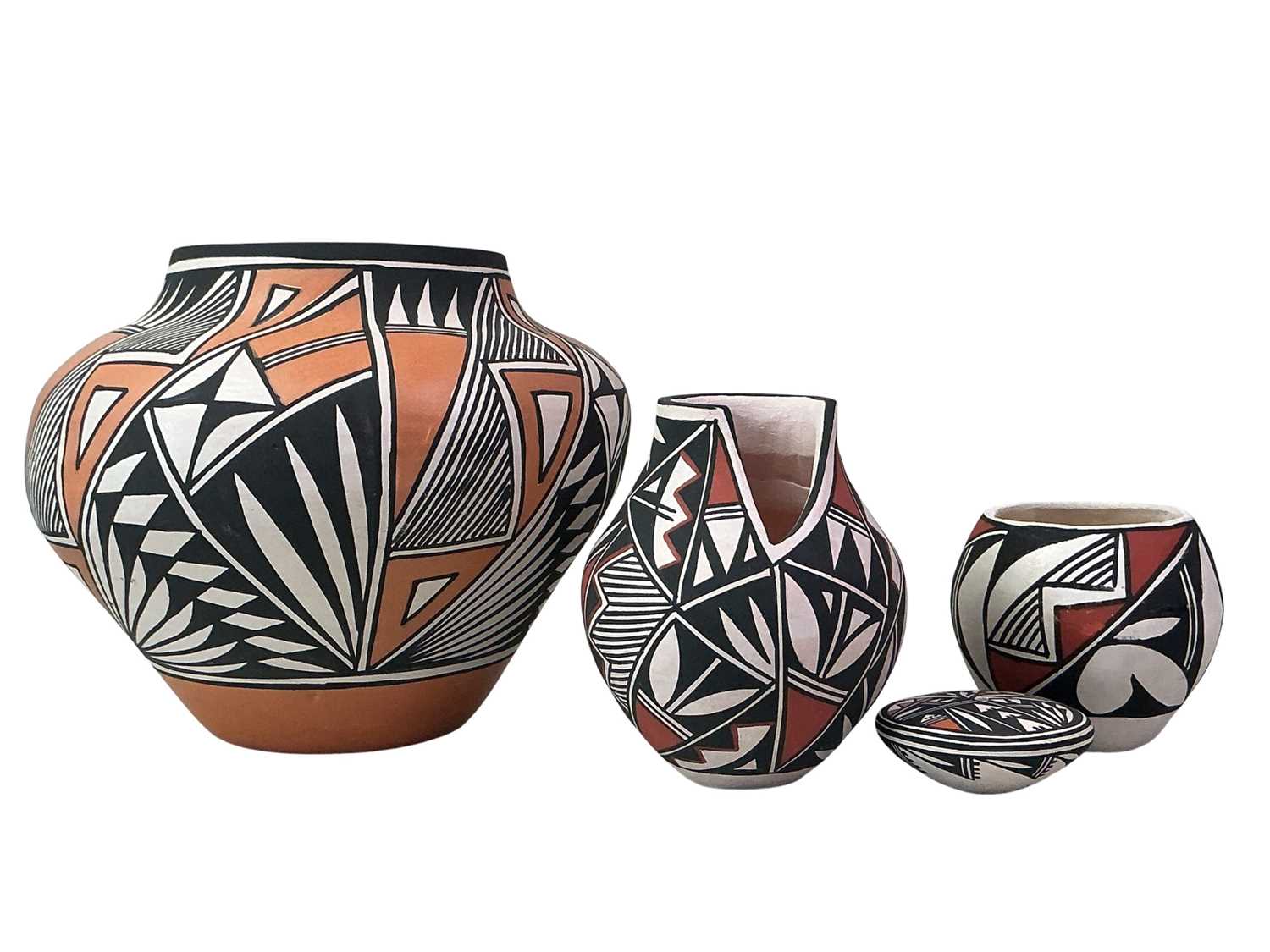 Lot 155 - COLLECTION OF NATIVE AMERICAN POTTERY