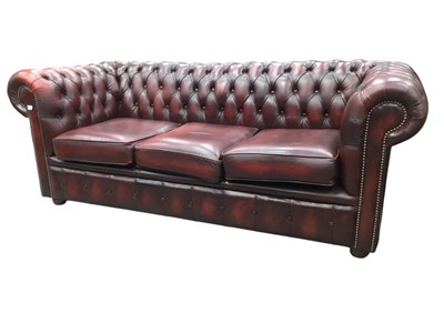 Lot 641 - CHESTERFIELD LEATHER FOUR PIECE SUITE