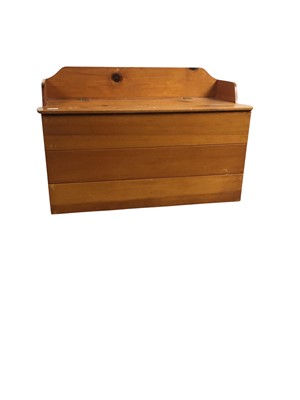 Lot 655 - PINE BLANKET CHEST