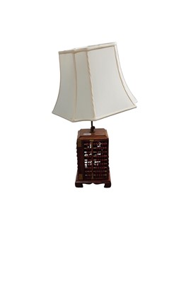 Lot 662 - CHINESE WOOD ABACUS TABLE LAMP