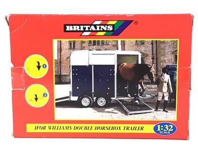 Lot 692 - GROUP OF DIE-CAST MODELS