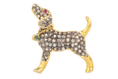 Lot 530 - DIAMOND DOG BROOCH