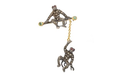 Lot 560 - DIAMOND MONKEY BROOCH