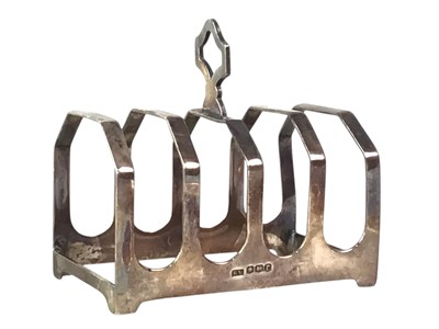 Lot 795 - GEORGE V SILVER TOAST RACK