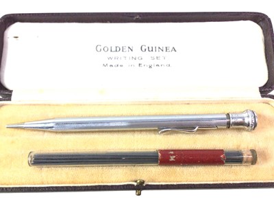 Lot 808 - VINTAGE PENCIL WITH LEAD