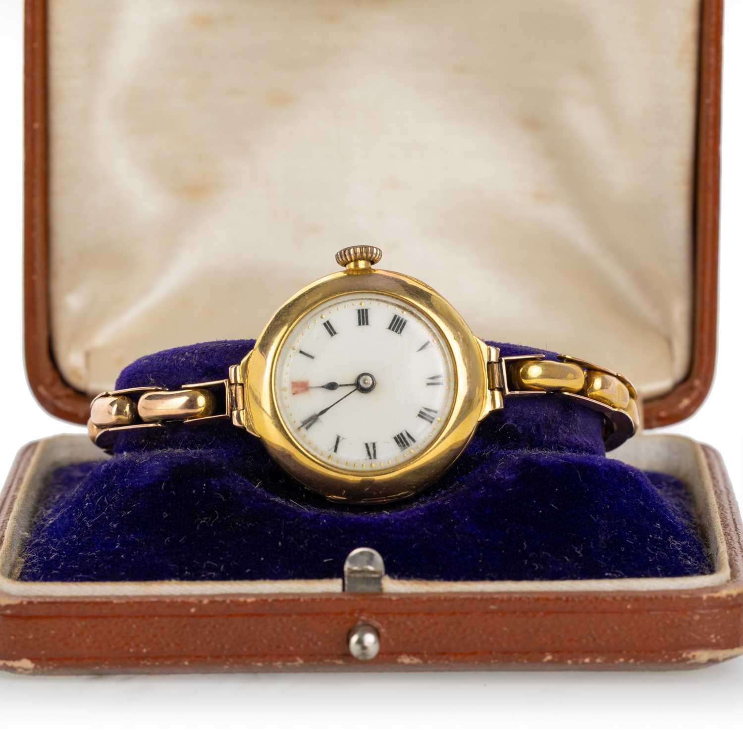 Lot 822 - NINE CARAT GOLD MANUAL WIND WRIST WATCH