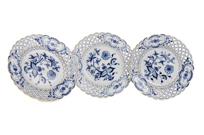 Lot 1382 - GROUP OF THREE MEISSEN PORCELAIN PLATES