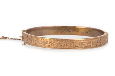 Lot 539 - ENGRAVED BANGLE