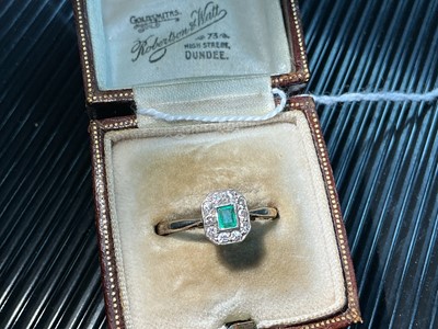 Lot 81 - EMERALD AND DIAMOND RING