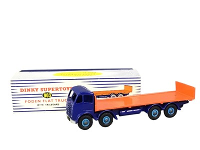 Lot 385 - DINKY SUPERTOYS FODEN FLAT TRUCK WITH TAILBOARD