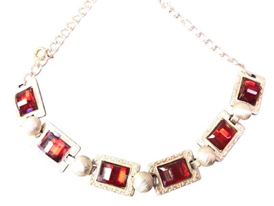 Lot 88 - GROUP OF COSTUME JEWELLERY
