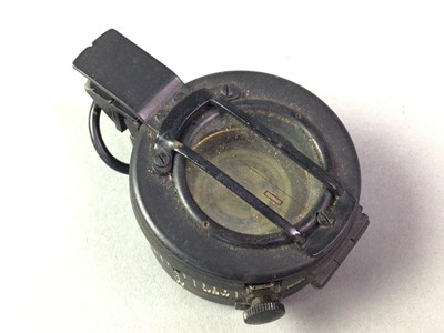 Lot 140 - WWII BRITISH ARMY OFFICER'S MARCHING COMPASS