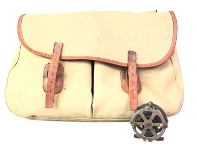 Lot 152 - GROUP OF VINTAGE FISHING EQUIPMENT