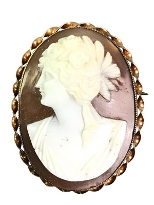 Lot 175 - CAMEO BROOCH AND OTHER ITEMS