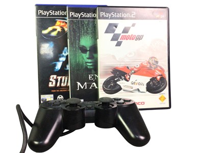 Lot 196 - PLAY STATION 2 AND A PLAYSTATION CONTROLLER