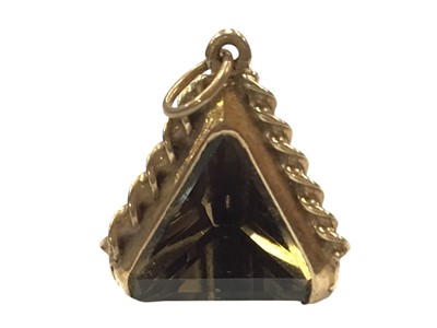 Lot 229 - CITRINE PENDANT