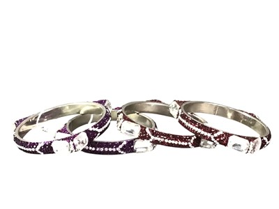 Lot 252 - GROUP OF COSTUME JEWELLERY