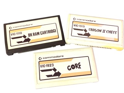 Lot 262 - VINTAGE COMMODORE GAMES CONSOLE