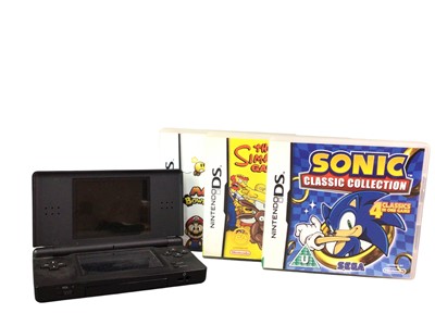 Lot 270 - NINTENDO, DS HANDHELD CONSOLE