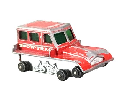 Lot 300 - COLLECTION OF VINTAGE DIE CAST VEHICLES