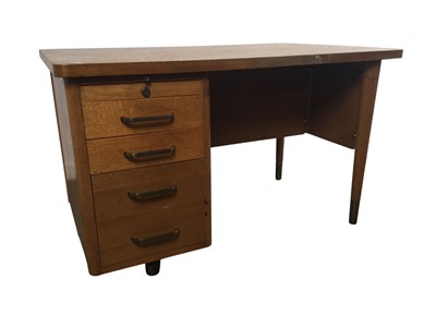 Lot 306 - OAK SINGLE PEDESTAL DESK