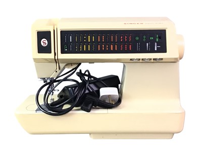 Lot 330 - ELECTRIC SINGER SEWING MACHINE