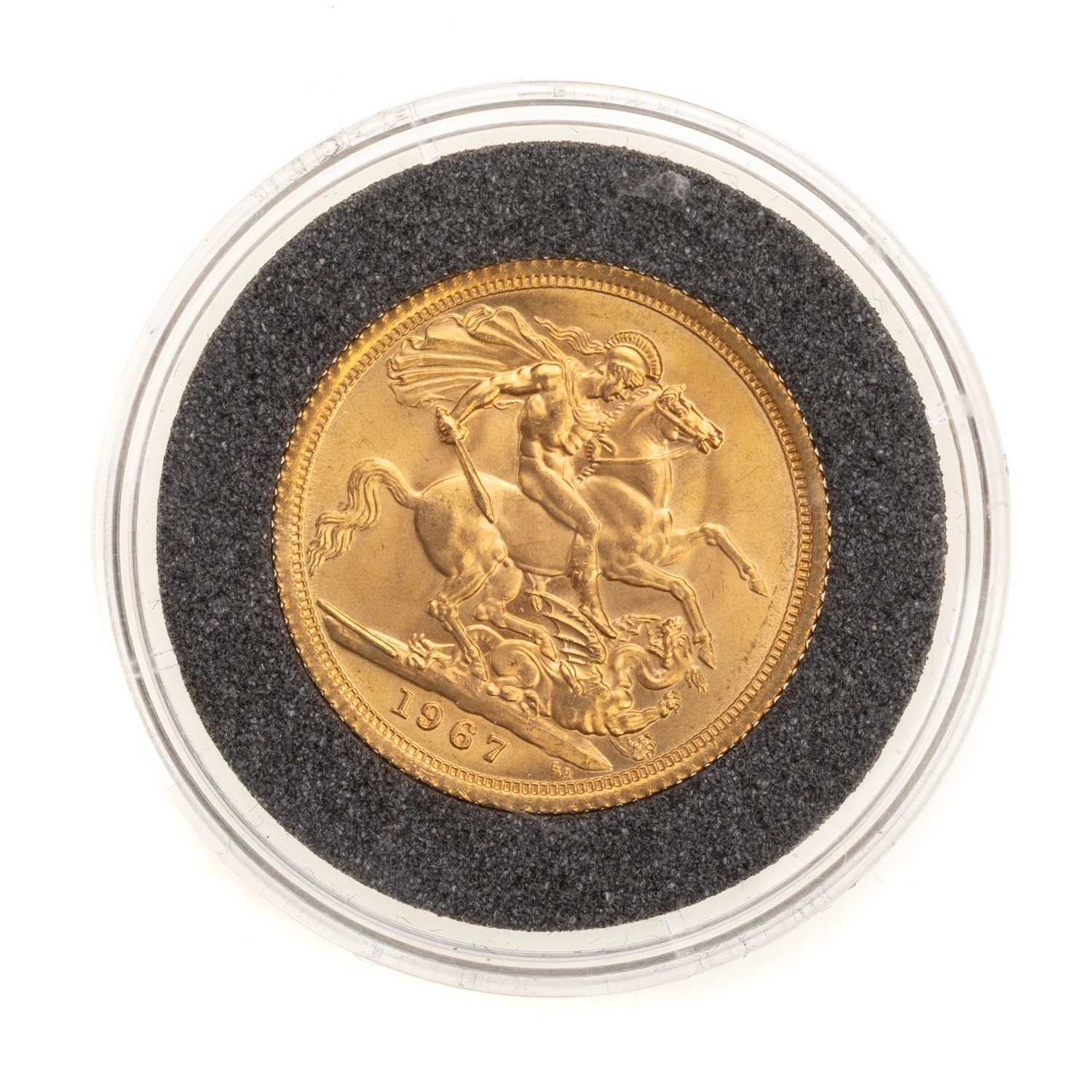 Lot 55 - ELIZABETH II GOLD SOVEREIGN