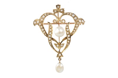 Lot 562 - EDWARDAN SEED PEARL HOLBEIN