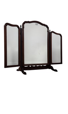 Lot 461 - EARLY 20TH CENTURY TRIPLE DRESSING MIRROR
