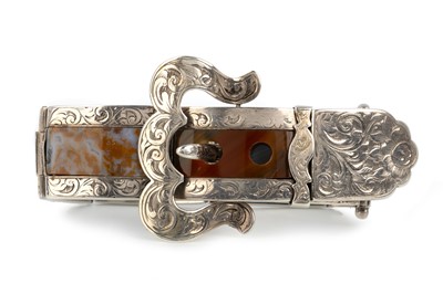 Lot 576 - IMPRESSIVE EARLY VICTORIAN SILVER AND AGATE BUCKLE BRACELET