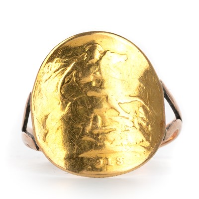 Lot 75 - GEORGE V GOLD HALF SOVEREIGN RING